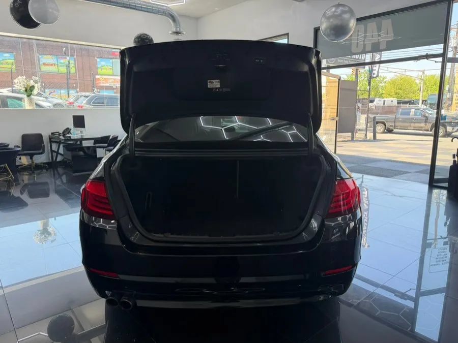 Used 2013 BMW 528i xDrive Sedan AWD/4WD image 5