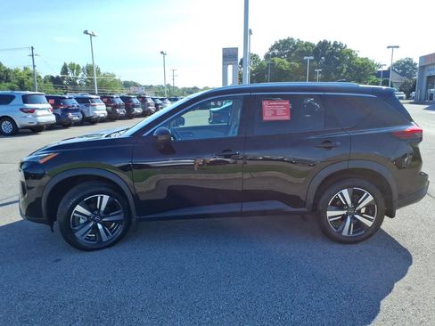Used 2025 Nissan Rogue SL FWD image 18