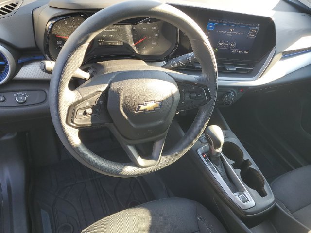 Certified 2025 Chevrolet Trax LS w/ LS Convenience Package FWD image 16