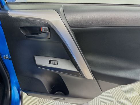 Used 2017 Toyota RAV4 LE image 26