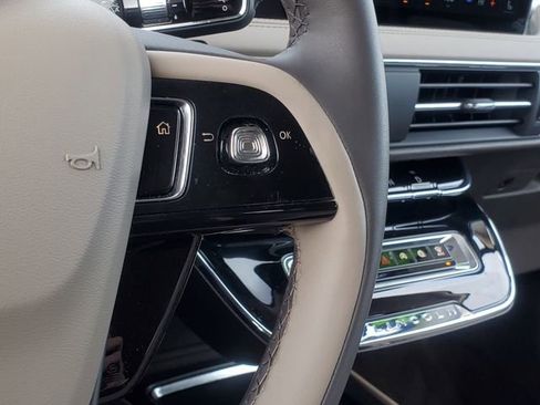 Certified 2024 Lincoln Corsair AWD w/ Equipment Group 101A image 16