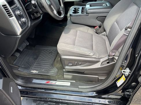 Used 2017 Chevrolet Silverado 1500 LT w/ Midnight Edition AWD/4WD image 26