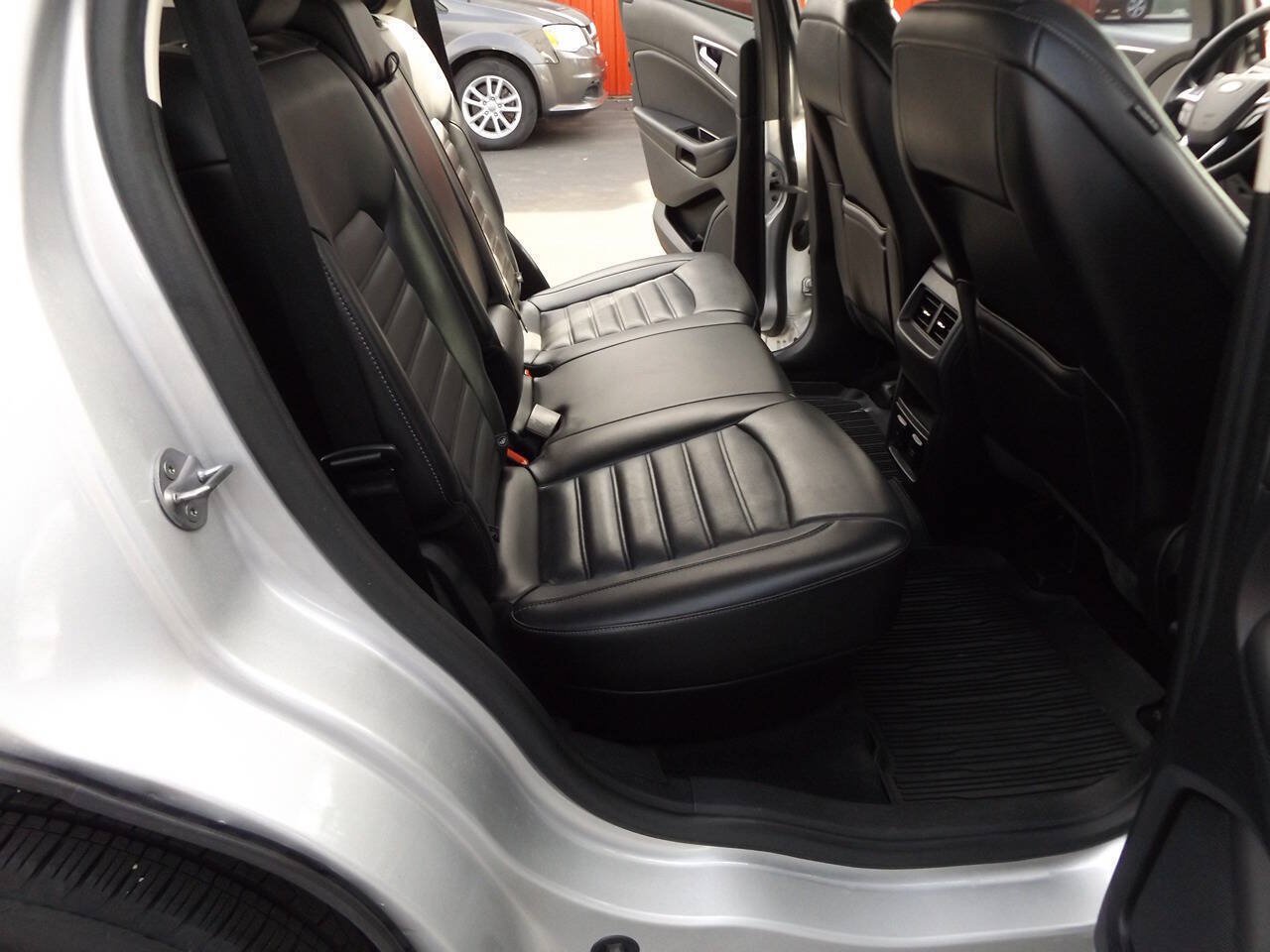 Used 2017 Ford Edge SEL w/ Equipment Group 201A AWD/4WD image 23