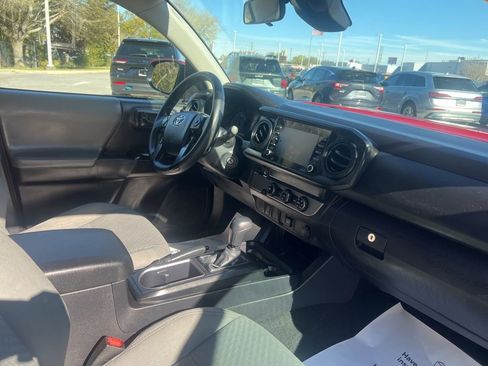 Used 2020 Toyota Tacoma SR w/ SR Convenience Package image 11