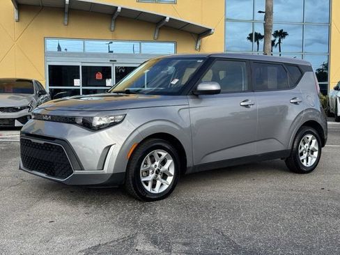 Certified 2024 Kia Soul LX w/ Option Group 015 FWD image 2