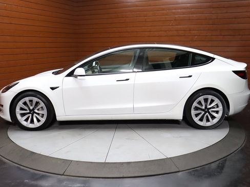 Used 2023 Tesla Model 3 Standard Range image 39