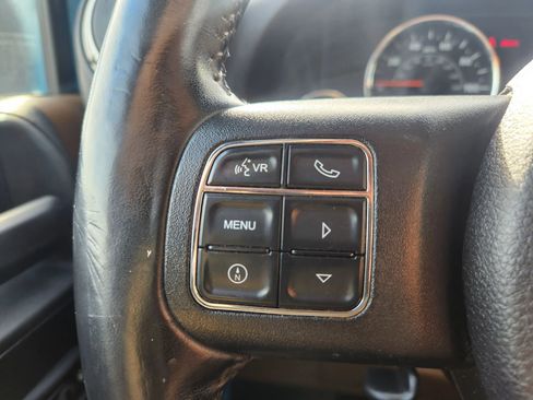 Used 2017 Jeep Wrangler Unlimited Sahara w/ Connectivity Group image 28