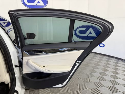 Used 2021 BMW 540i w/ Convenience Package image 17