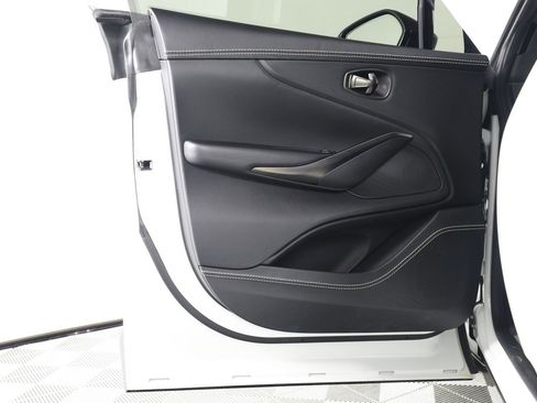 Used 2021 Aston Martin DBX image 21