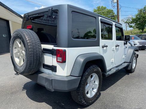 Used 2017 Jeep Wrangler Unlimited Sport w/ Quick Order Package 24S AWD/4WD image 3