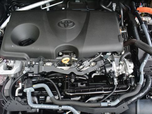 Used 2023 Toyota RAV4 XLE AWD/4WD image 23