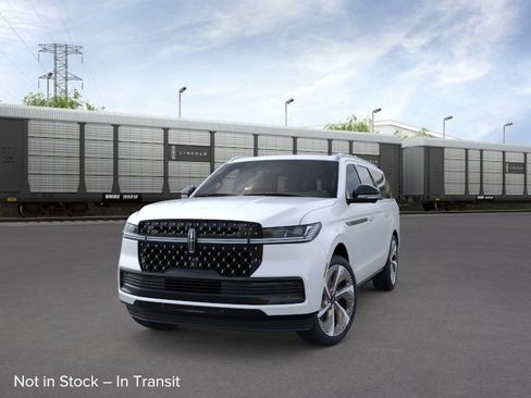 New 2026 Lincoln Navigator L Black Label AWD/4WD image 2