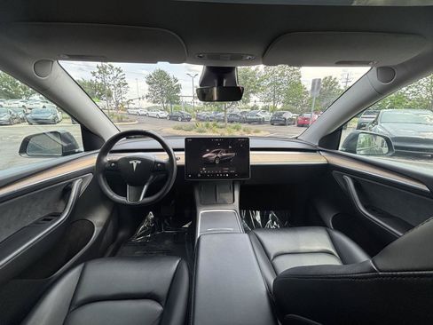 Used 2023 Tesla Model Y Long Range AWD/4WD image 24