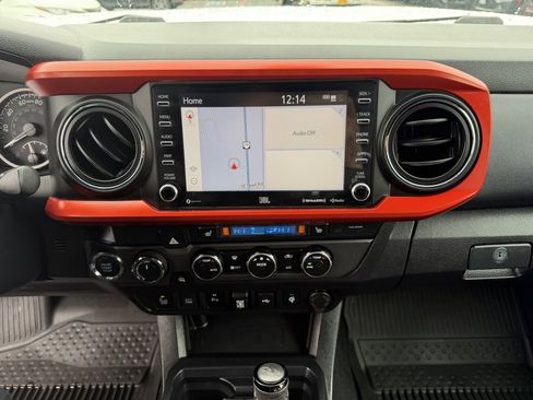 Used 2020 Toyota Tacoma TRD Off-Road w/ TRD Premium Off Road Package image 21