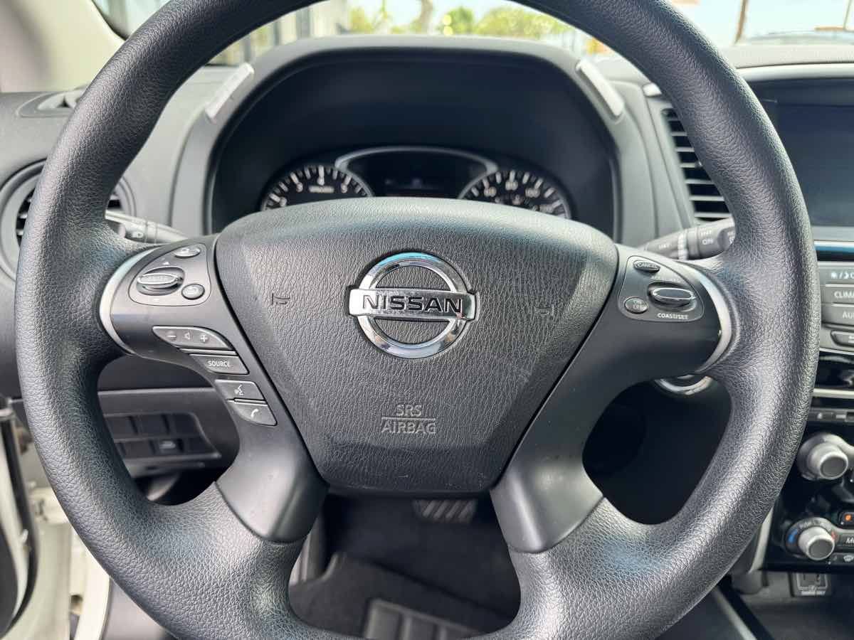 Used 2020 Nissan Pathfinder S FWD image 44