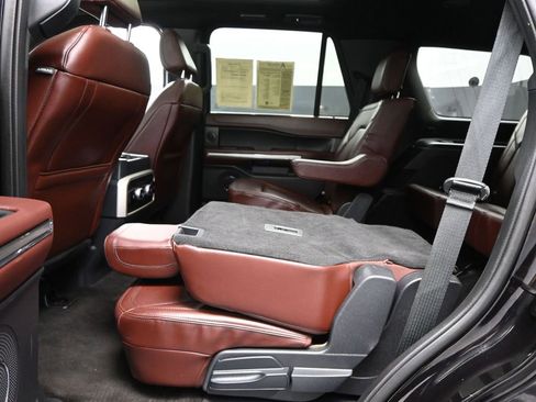 Used 2022 Ford Expedition Limited image 39
