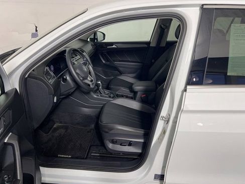 Used 2022 Volkswagen Tiguan SE AWD/4WD image 14