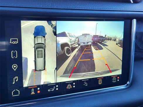 Used 2024 GMC Yukon XL Denali w/ Advanced Technology Package image 14