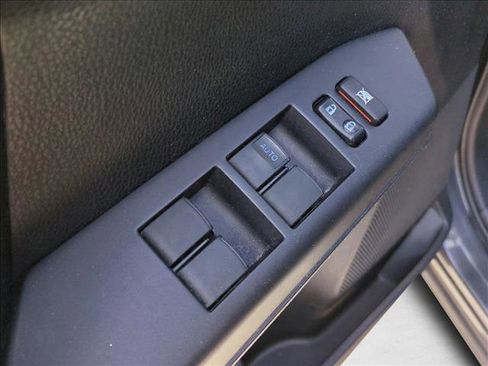 Used 2016 Toyota RAV4 LE AWD/4WD image 12