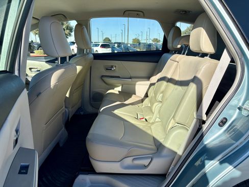 Used 2016 Toyota Prius V image 15