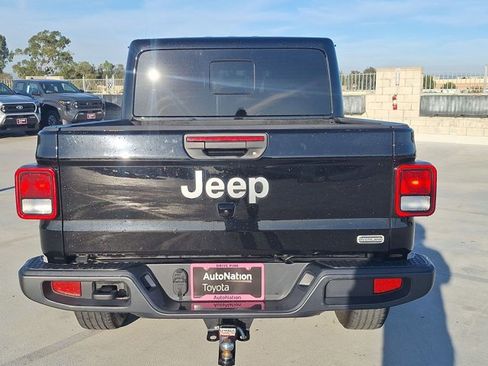 Used 2022 Jeep Gladiator Overland w/ Popular Equipment Package image 6