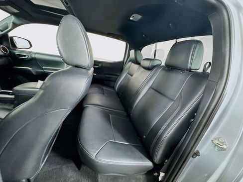 Certified 2018 Toyota Tacoma Limited AWD/4WD image 18