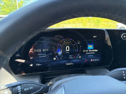 Used 2025 Chevrolet Equinox LT FWD image 9
