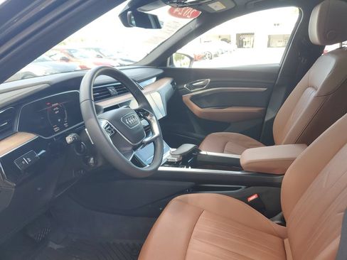 Certified 2024 Audi Q8 e-tron Premium Plus w/ Premium Plus Package AWD/4WD image 24