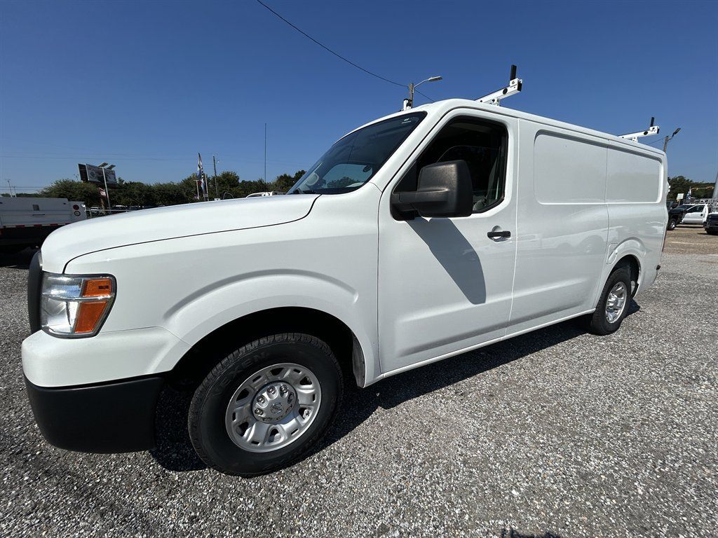 Used 2016 Nissan NV 2500 SV RWD image 1