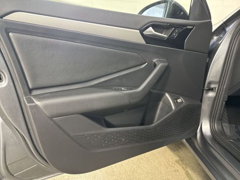 Used 2019 Volkswagen Jetta R-Line w/ R-Line Cold Weather Package image 18