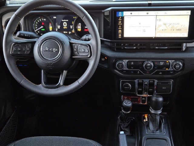 Used 2024 Jeep Wrangler Unlimited AWD/4WD image 27