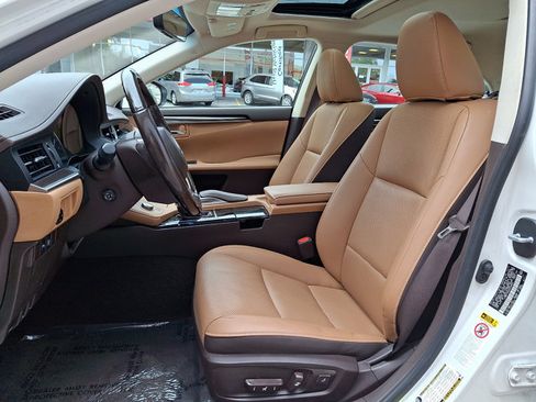 Used 2016 Lexus ES 350 w/ Navigation System Package FWD image 13