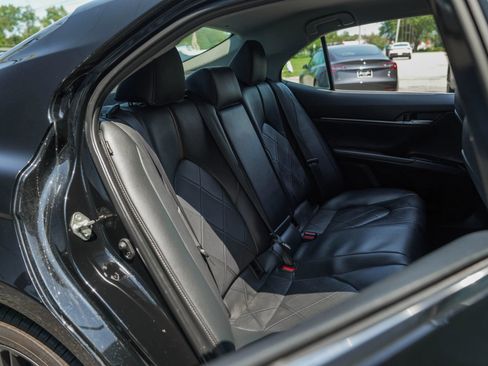 Used 2019 Toyota Camry XLE FWD image 29