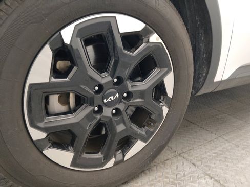 Used 2024 Kia Sorento S FWD image 31