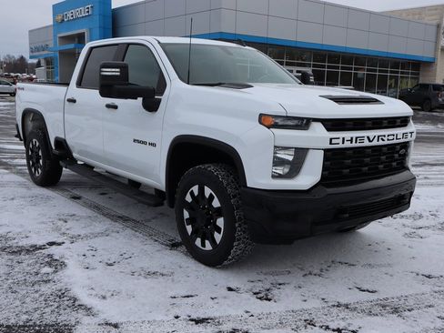 Used 2020 Chevrolet Silverado 2500 Custom w/ Custom Value Package image 2
