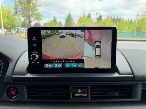Used 2025 Honda Pilot TrailSport image 22