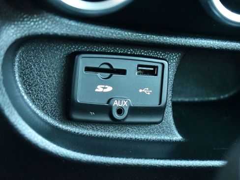 Used 2014 FIAT 500L Trekking w/ Popular Equipment Group image 37