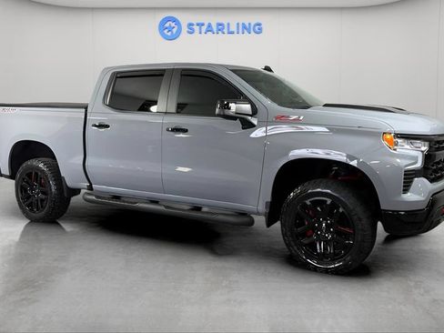 Used 2024 Chevrolet Silverado 1500 LT Trail Boss w/ LT Trail Boss Premium Package AWD/4WD image 12