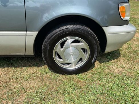Used 1999 Toyota Sienna LE image 33