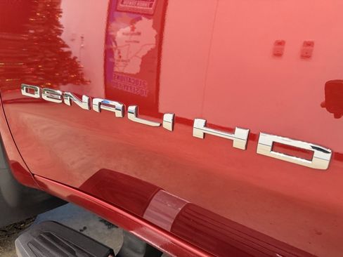 Used 2023 GMC Sierra 3500 Denali image 25