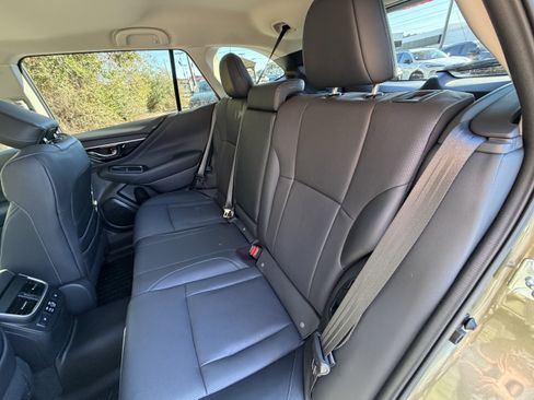 Used 2025 Subaru Outback Limited image 18