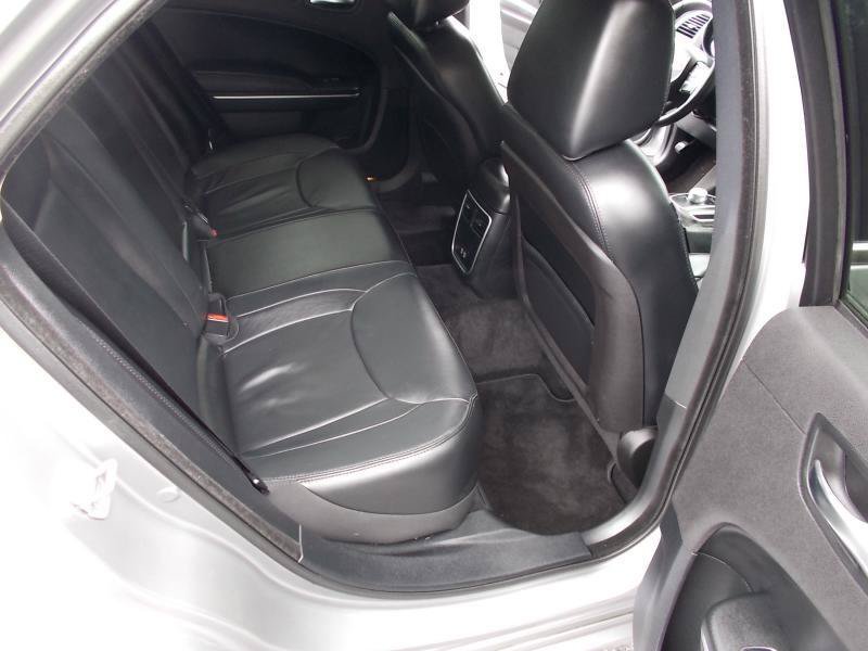 Used 2015 Chrysler 300 Limited RWD image 23