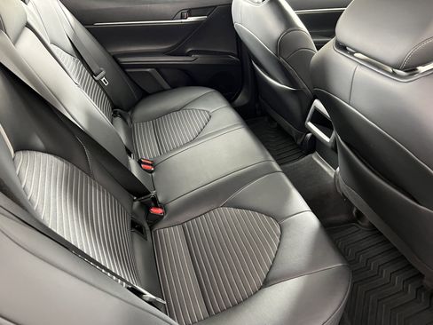 Used 2024 Toyota Camry SE image 21