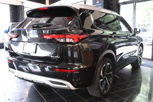 Used 2025 Mitsubishi Outlander SEL AWD/4WD image 15