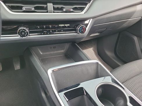 Used 2025 Chevrolet Equinox LT image 17