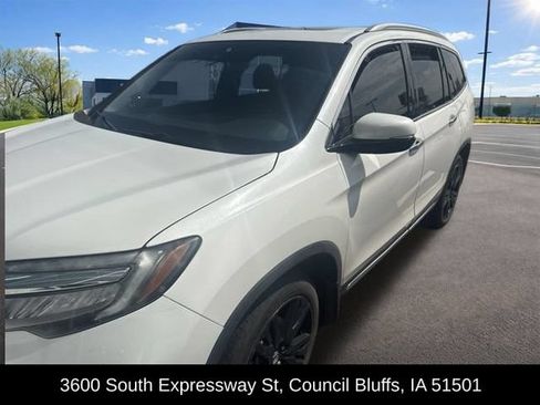 Used 2020 Honda Pilot Touring image 2