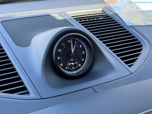 New 2026 Porsche Macan image 26