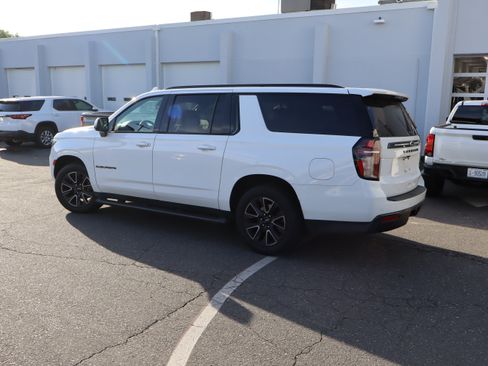 Used 2021 Chevrolet Suburban Z71 w/ Z71 Off-Road Package AWD/4WD image 8