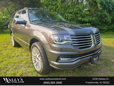 Used 2015 Lincoln Navigator 4WD image 1