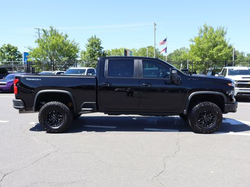 Used 2024 Chevrolet Silverado 2500 ZR2 w/ ZR2 Bison Edition AWD/4WD image 11